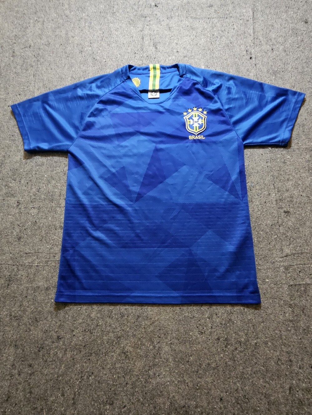World Cup 2018 CBF Brazil National Team Mens Size Medium Jersey